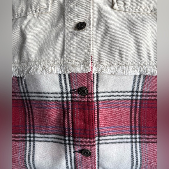 SO Oversized Mixed Media Denim & Flannel Shacket Red & Cream Size S M L XL NWT - Picture 4 of 4